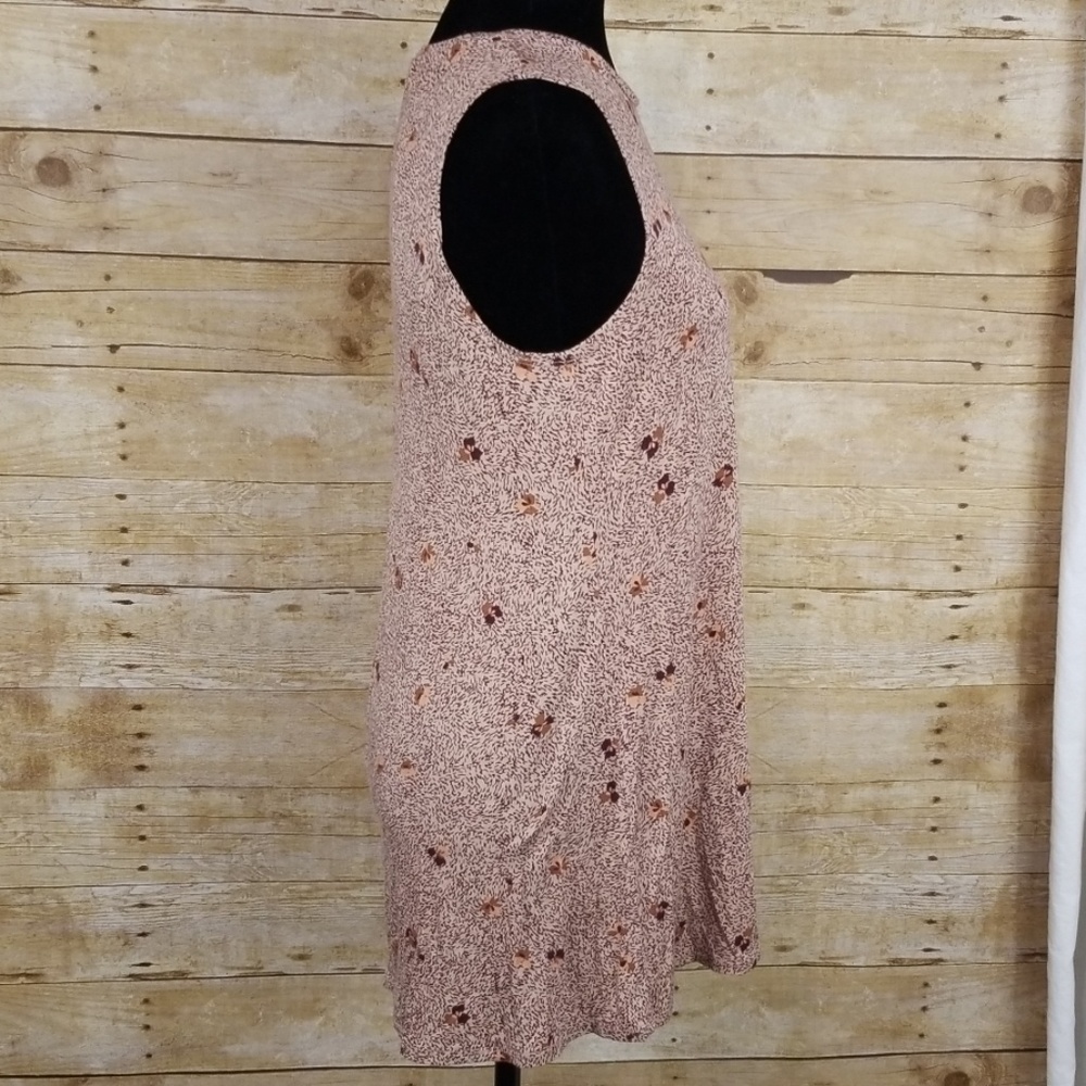 LOGO Layers Patterned Tunic Tank - Picture 5 of 7